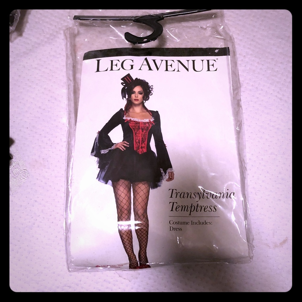 Adult Vampire Halloween Costume.  Worn once! Large